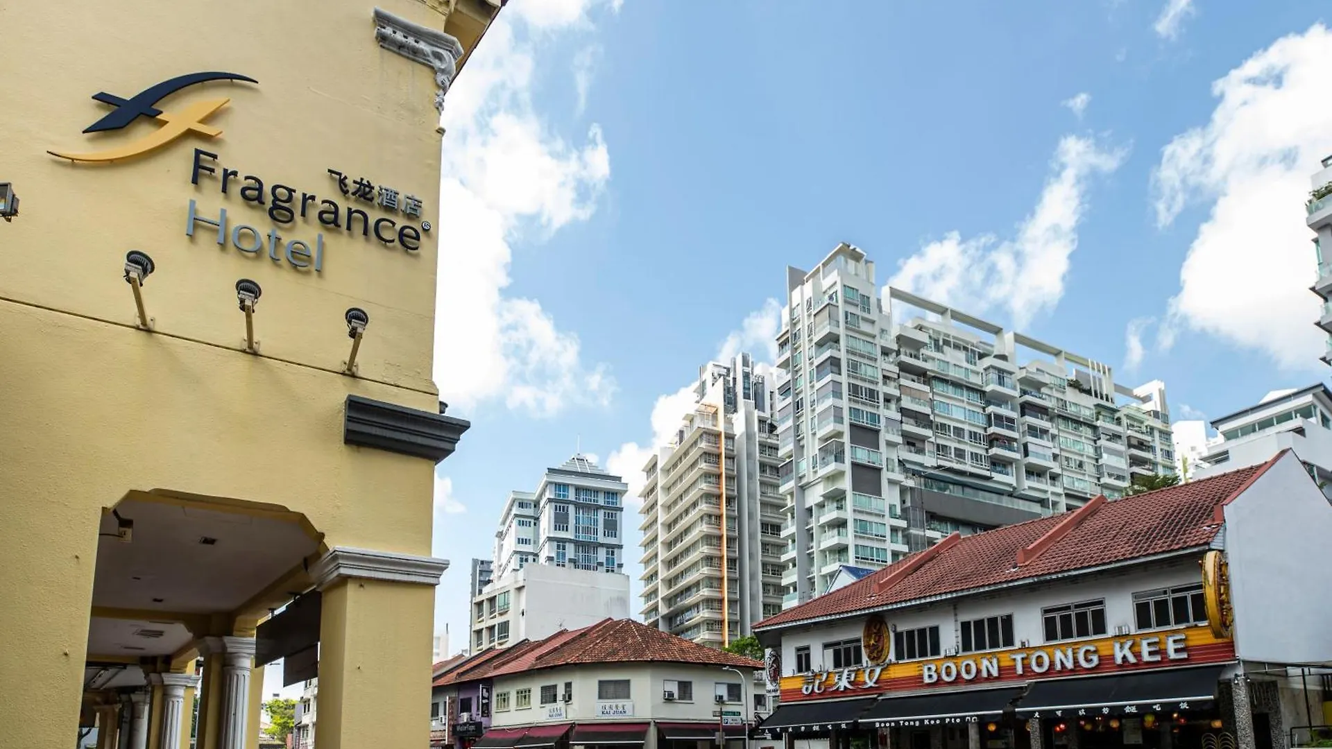 Fragrance Hotel - Classic Singapore